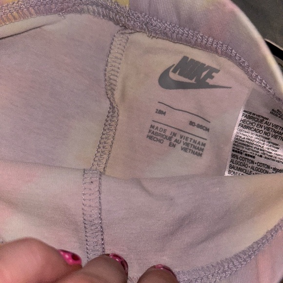 Nike pants - Picture 2 of 3
